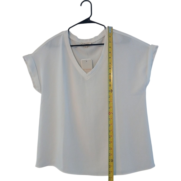 Eesome‎ Elegant White V-Neck Blouse Sz M - Picture 3 of 7